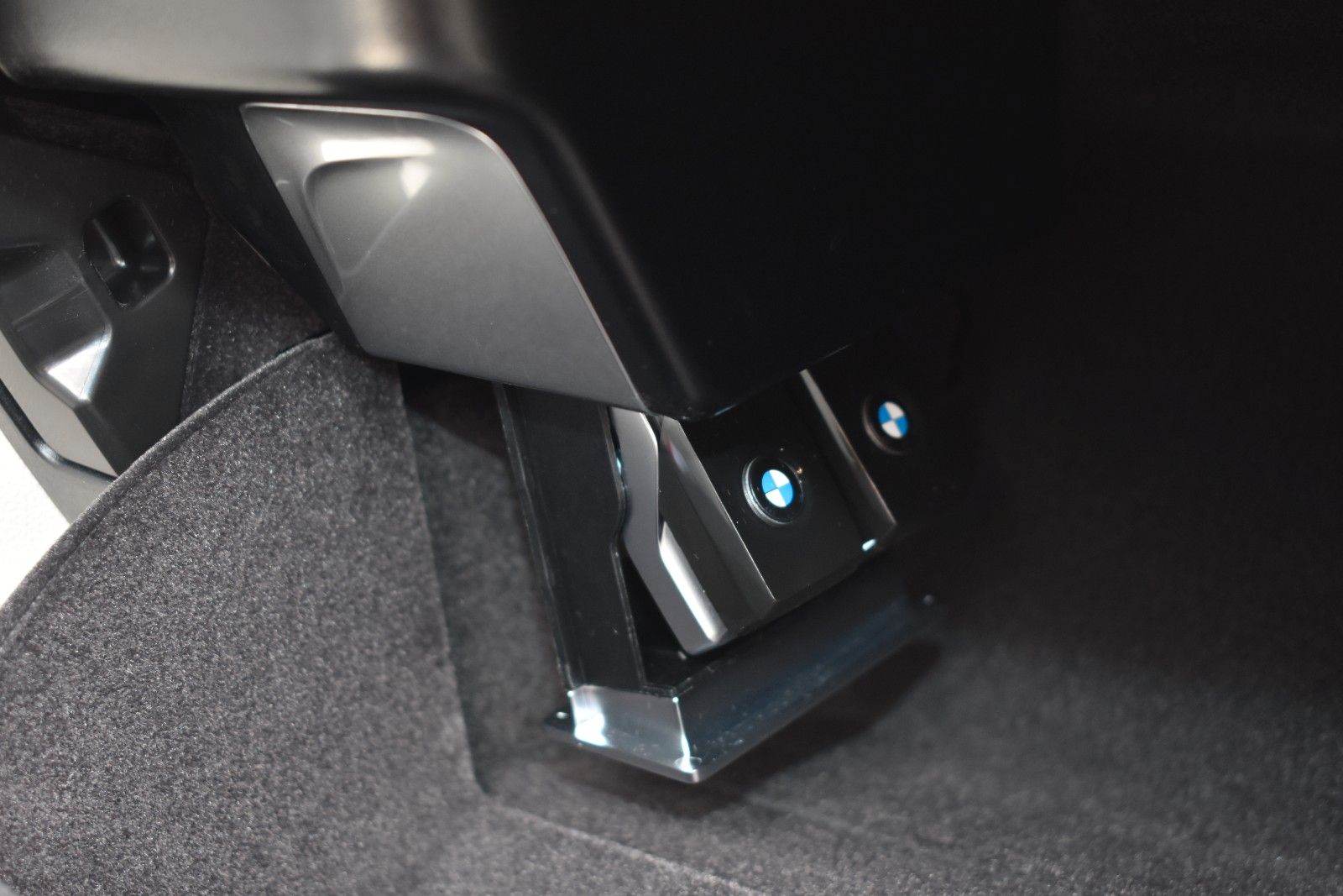Fahrzeugabbildung BMW 530d Touring xDrive M Sport HUD AHK H&K Panorama