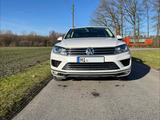 Volkswagen Touareg 3.0 V6 TDI 4x4 AHK VOLL Steuerkette neu! - VW Touareg von privat