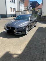Jaguar XE 20t 200PS R-Sport Automatik R-Sport - Jaguar XE mit Benzin-Antrieb: R Sport