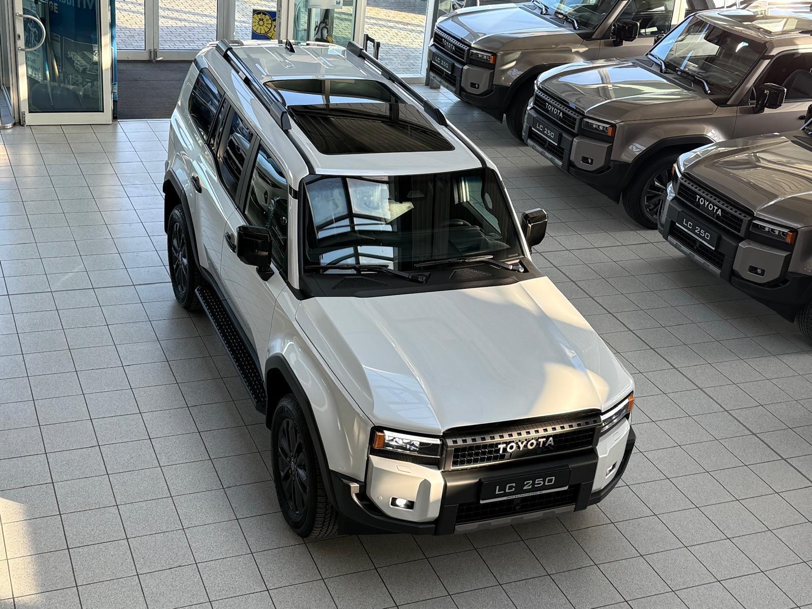Toyota Land Cruiser LC 250 – LOUNGE-MILD HYBRID-PANORAMA-HEAD UP