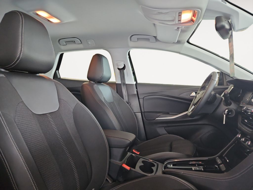 Fahrzeugabbildung Opel Grandland 1.2 DI Automatik GS AHZV Navi SHZ LED