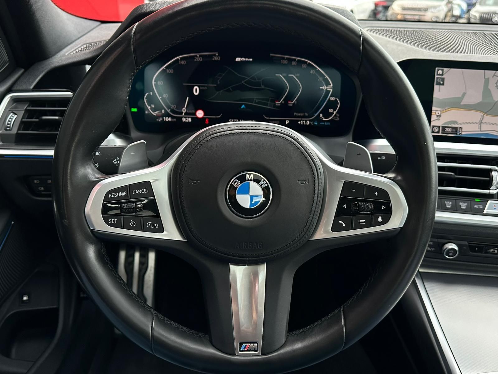 BMW 330 e M SPORT SHADOW* LED#SHZ#NAVI#TEMPO#360CAM - Image 11