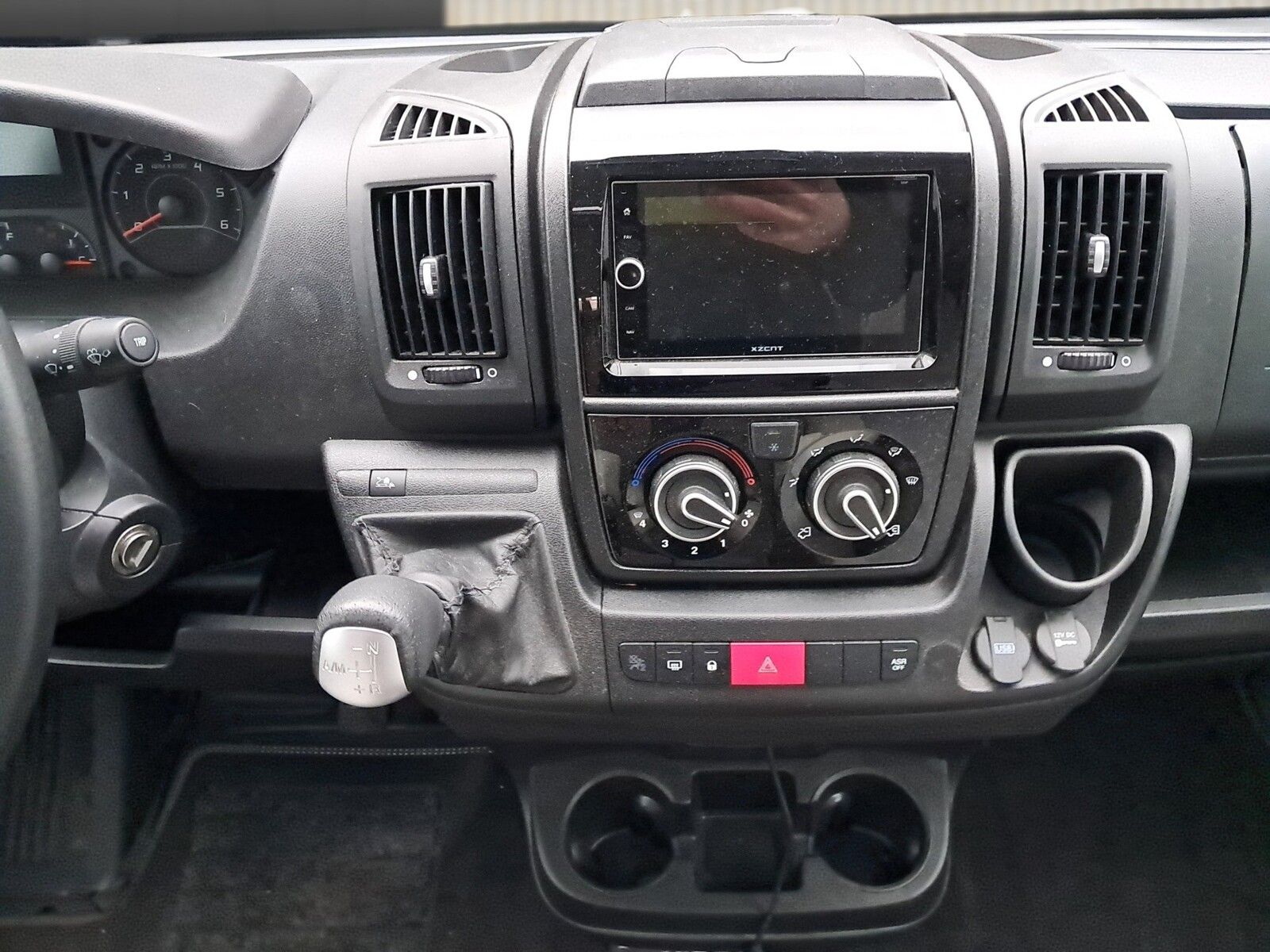 Fahrzeugabbildung Carado T 449 Markise,Sat,Fahrradträger, Radio, RFK