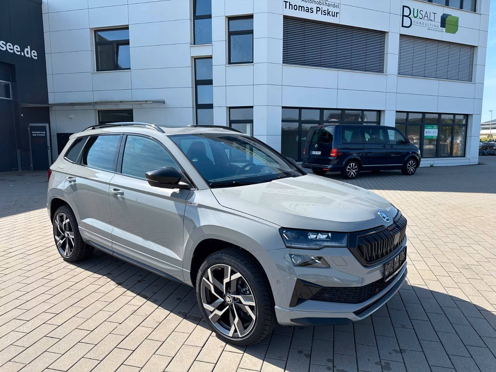Skoda Karoq 2.0l TSI Sportline+AHK+DCC+PANO+CANTON