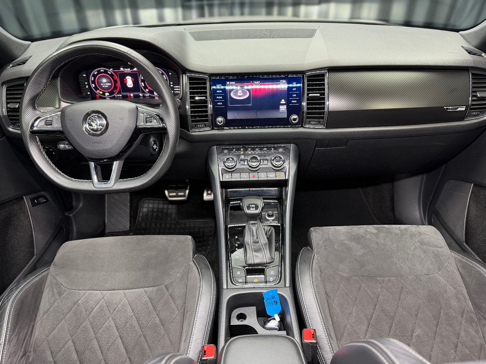 Fahrzeugabbildung SKODA Kodiaq Sportline 4x4 |7-SITZER|AHK|CANTON|NARDO