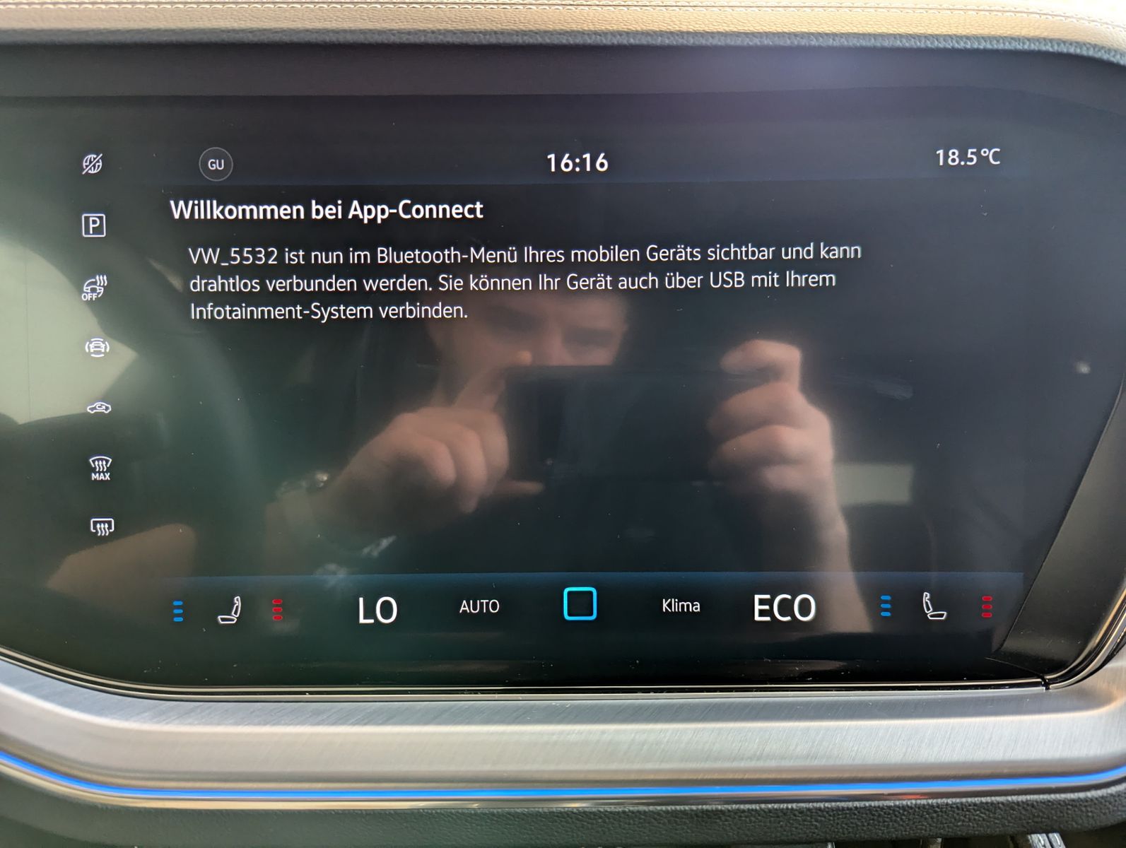 Fahrzeugabbildung Volkswagen Touareg 3.0TDI 4M R-Line VOLL Black 22" UPE 114T