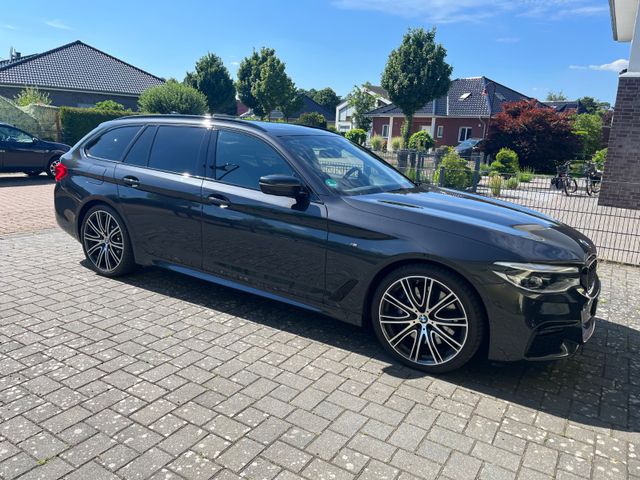 BMW 540i xDrive - HuD - H/K - Pano - 20"