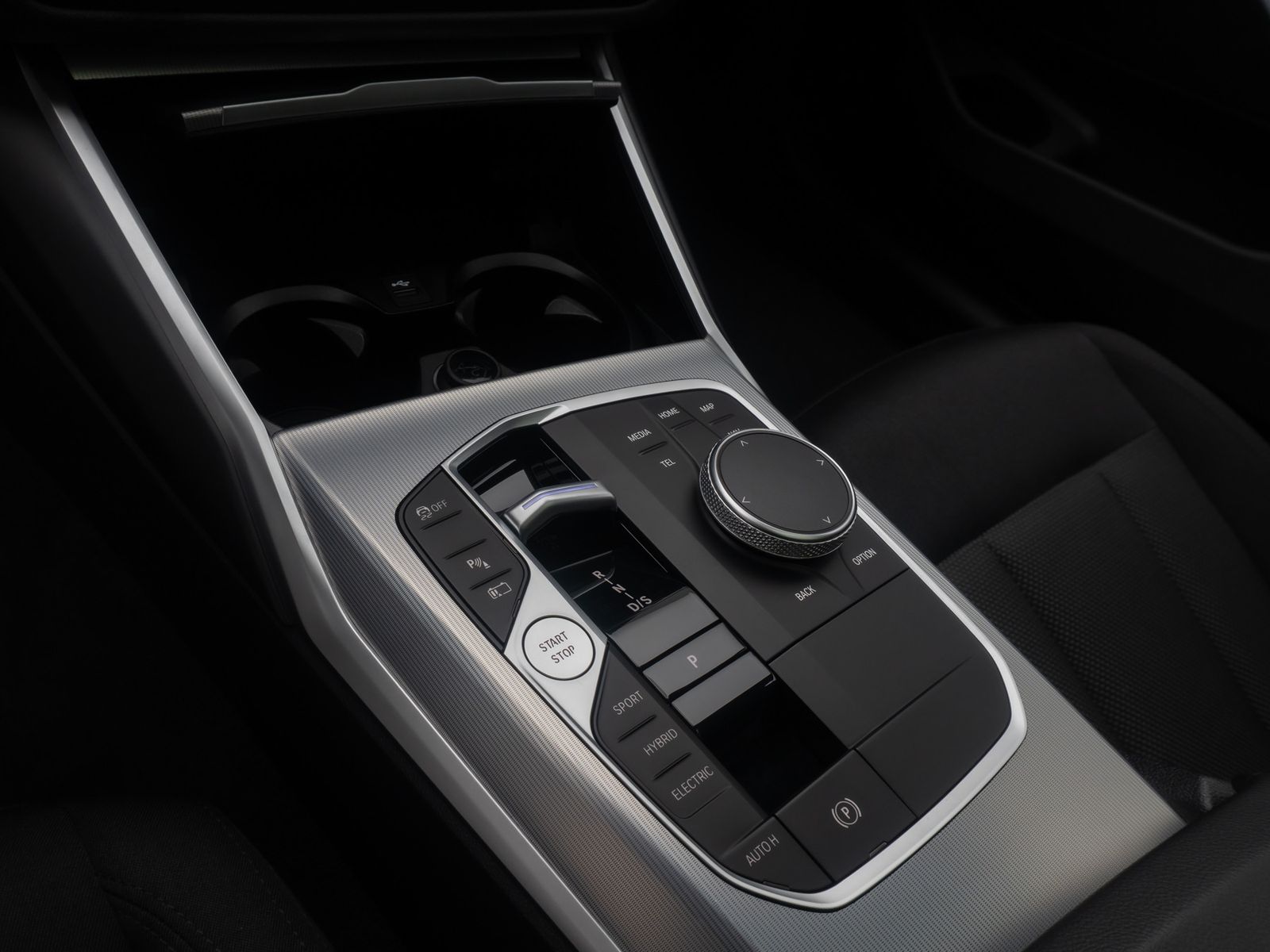 Fahrzeugabbildung BMW 330e Panorama DAB CockPit+ Widscreen PDC 19Zoll