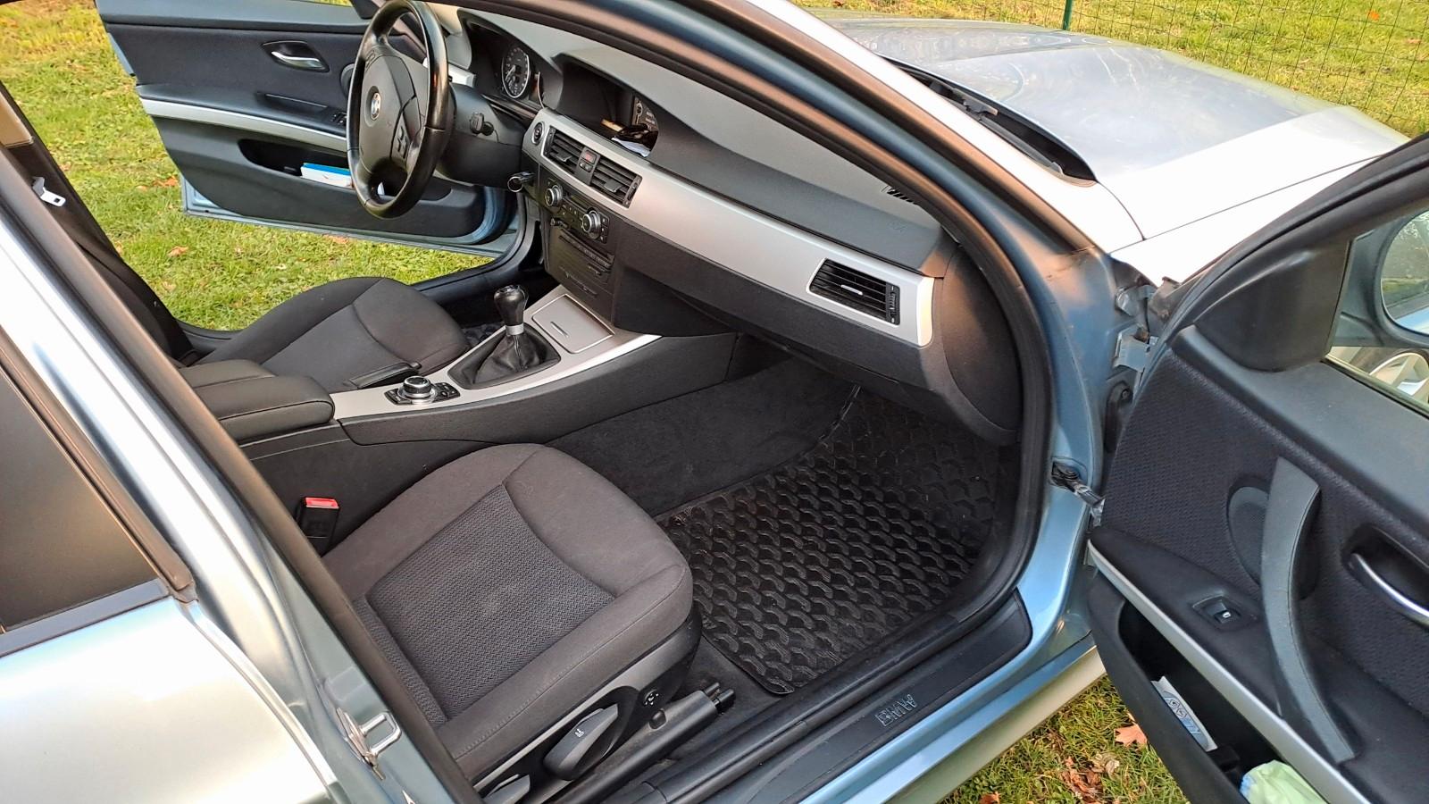 BMW 318 2010 — photo 7