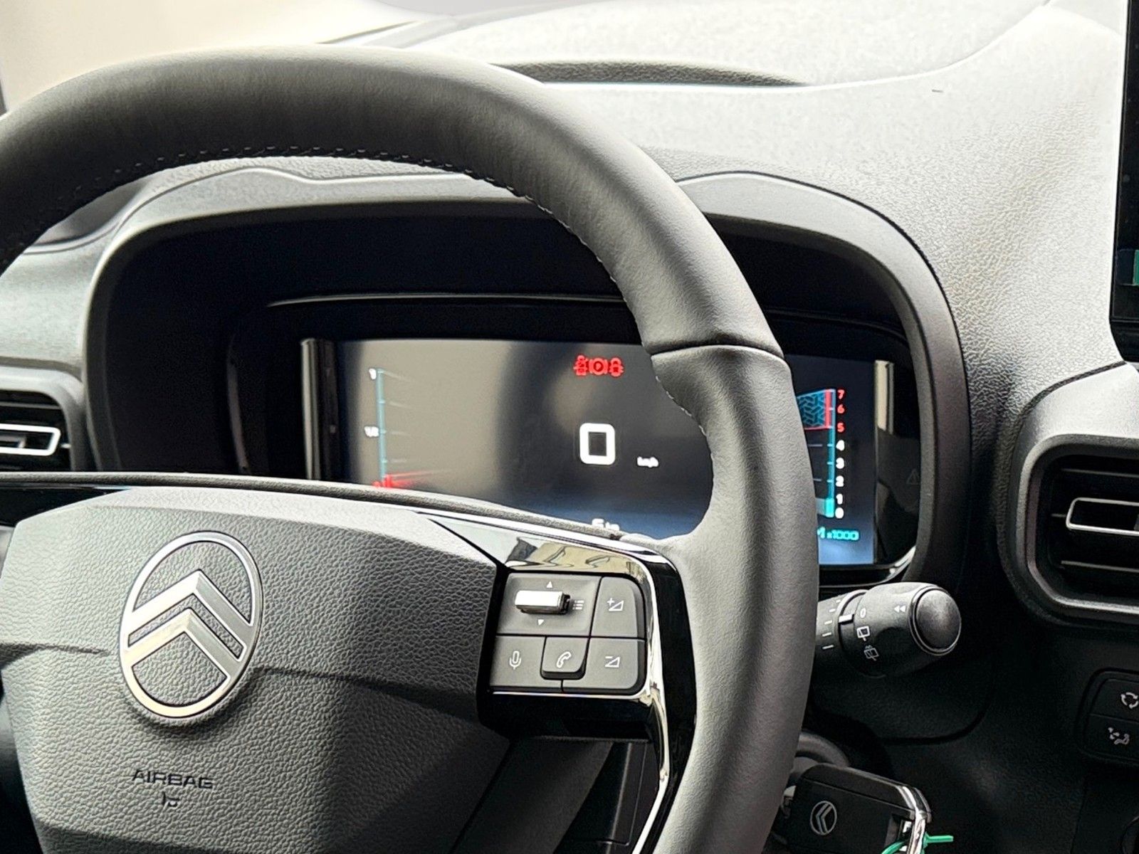 Fahrzeugabbildung Citroën Berlingo 1.5 Diesel 100 M XTR Neuwagen