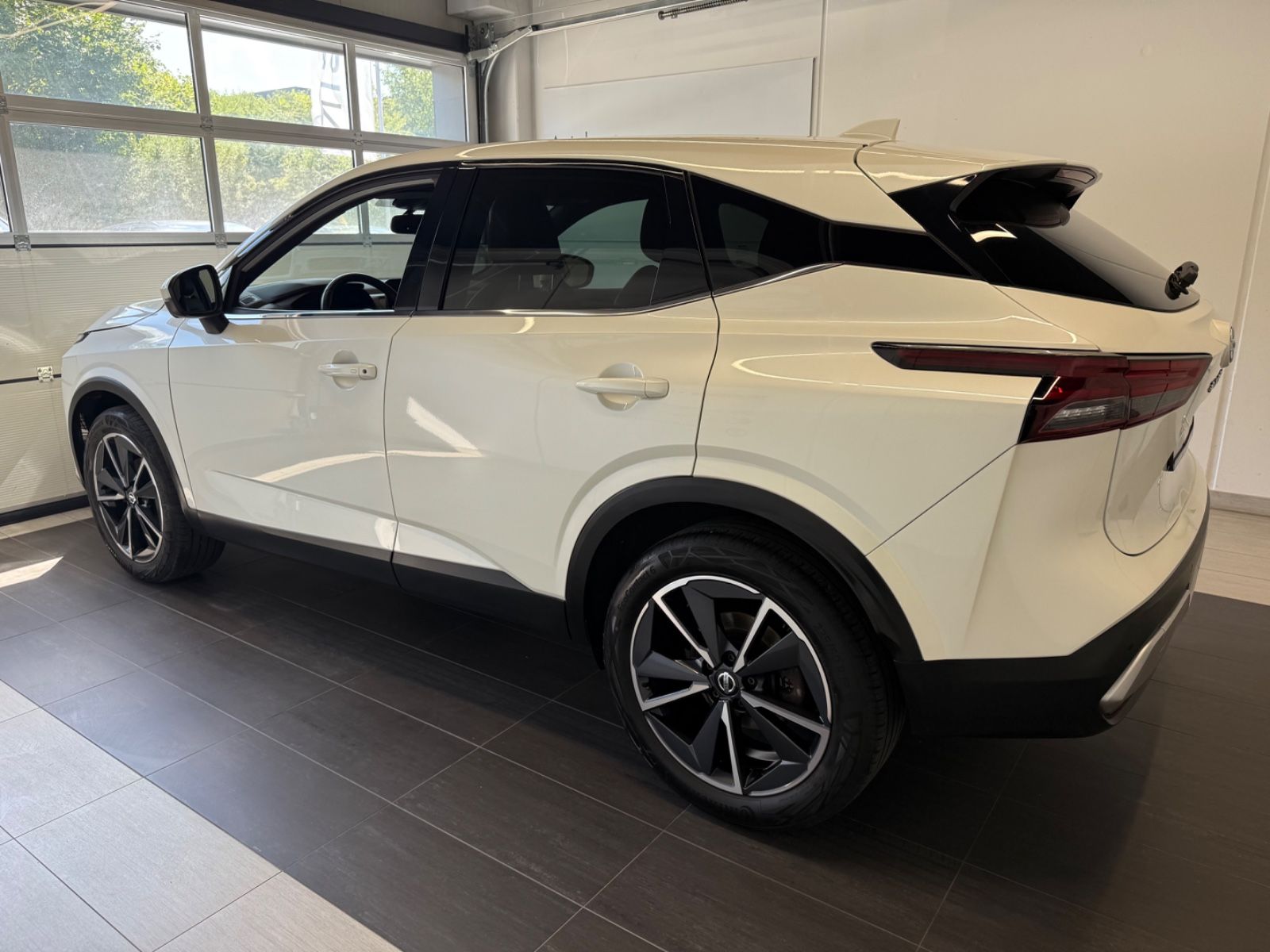 Fahrzeugabbildung Nissan Qashqai Tekna MHEV; Autom.,HUD,Teilleder,AHK