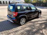 Skoda Yeti 1.6 TDI DSG Active Outdoor!AHK! Top! - Skoda Yeti mit Diesel-Antrieb: 1.6