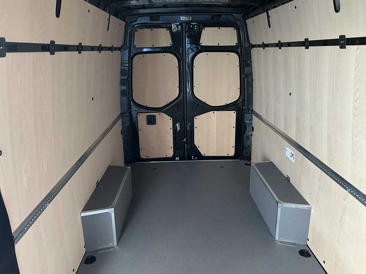 Fahrzeugabbildung Mercedes-Benz Sprinter 319 CDI 4325 AHK DISTRONIC 360 Klima