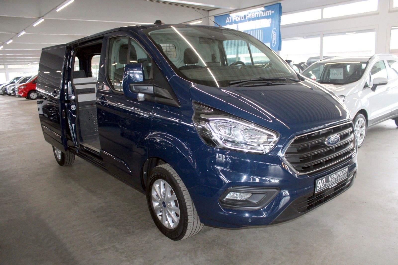 Fahrzeugabbildung Ford Transit Custom Aut. LIMITED L2 AC AHK SHZ Regale