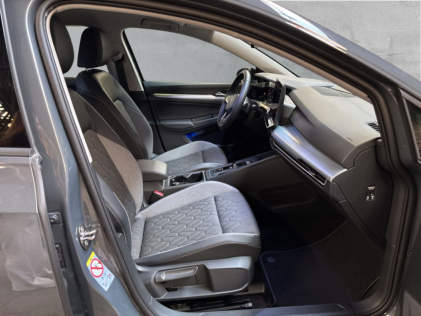 Fahrzeugabbildung Volkswagen Golf Variant 1.5 eTSI Goal AHK ACC Kamera