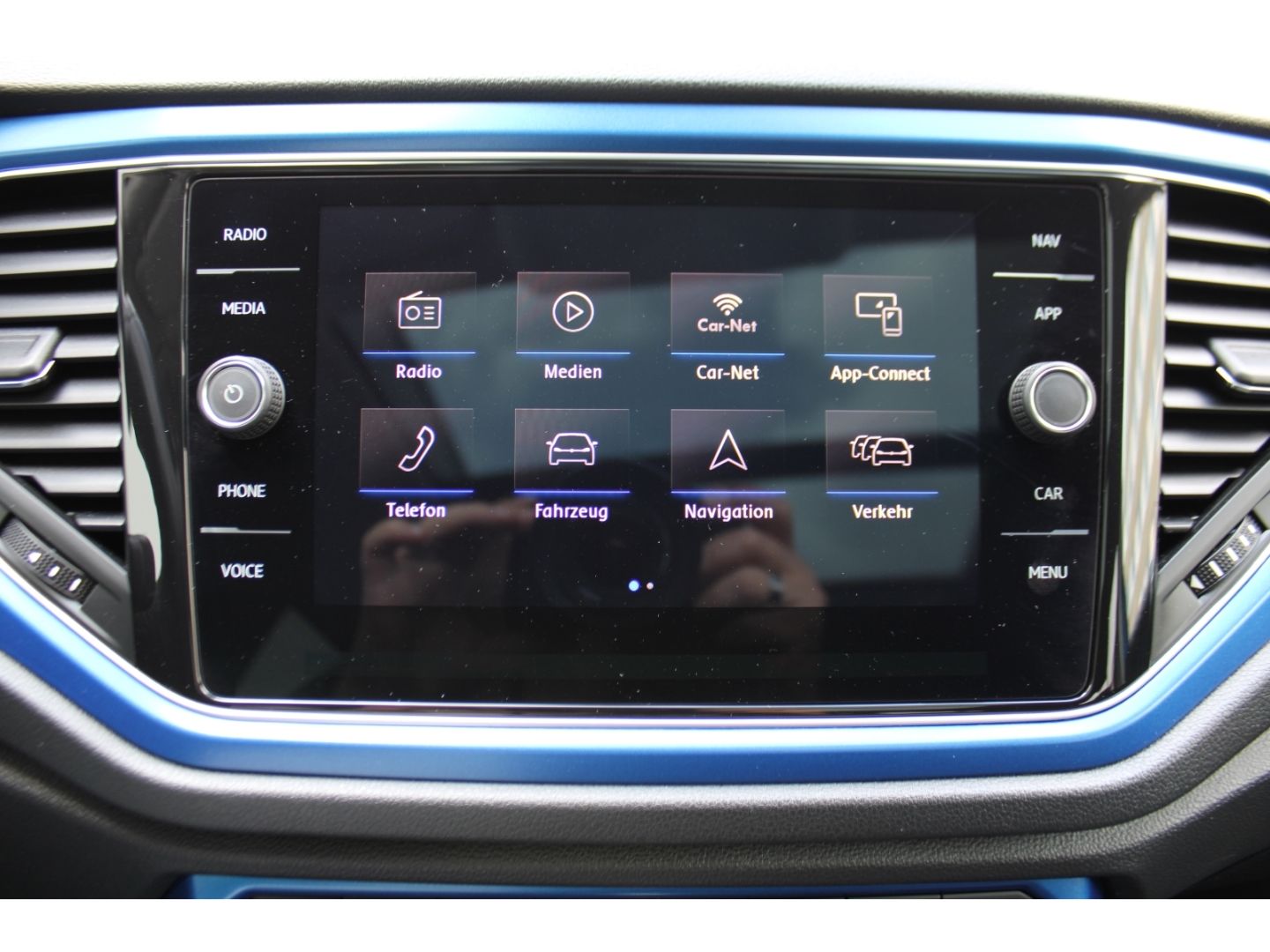 VW T-Roc 1.5 TSI Style 45 DSG ACC LED Pano RFK StHz - Image 19