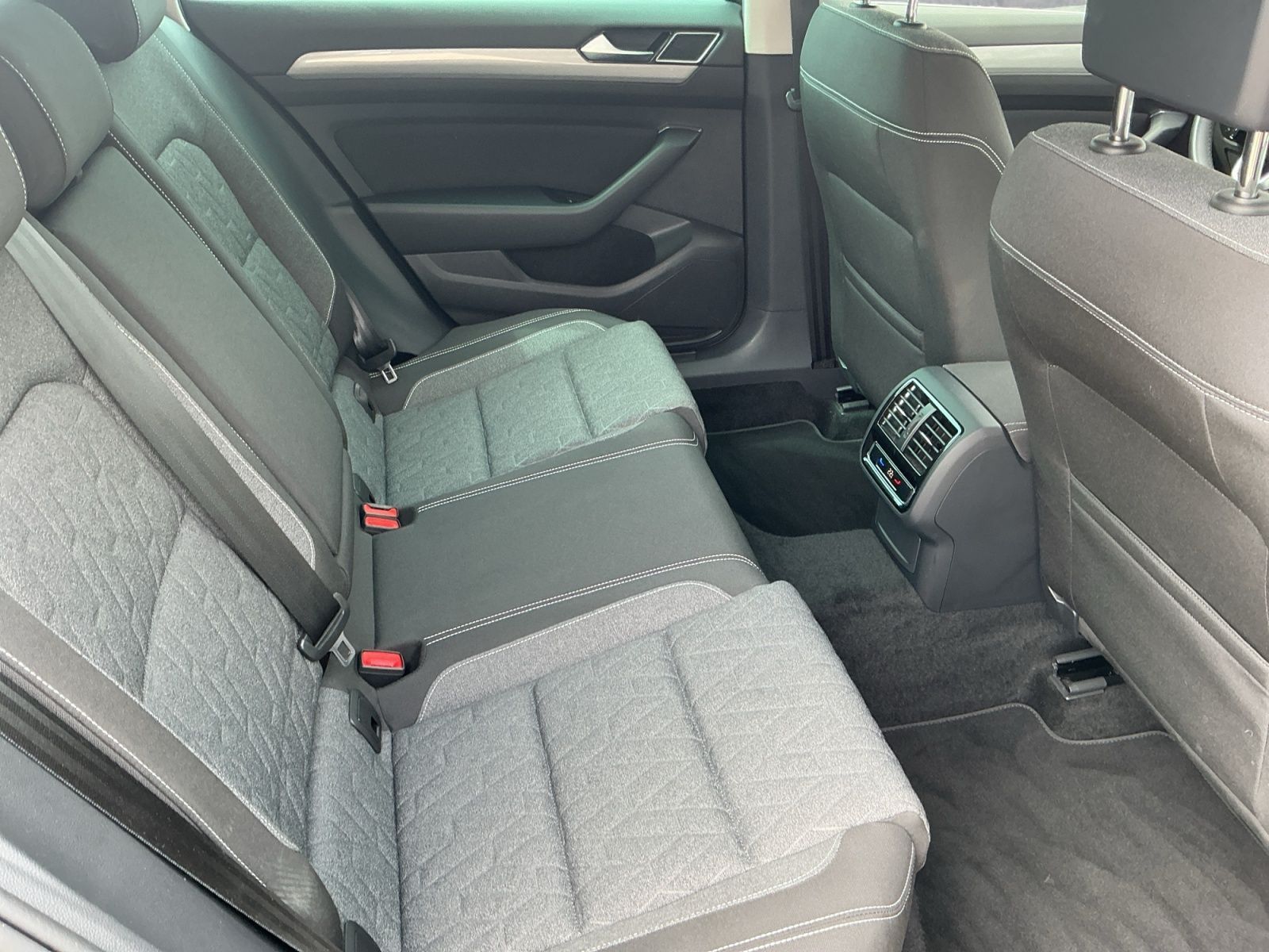 Volkswagen Passat Variant - Bild 16
