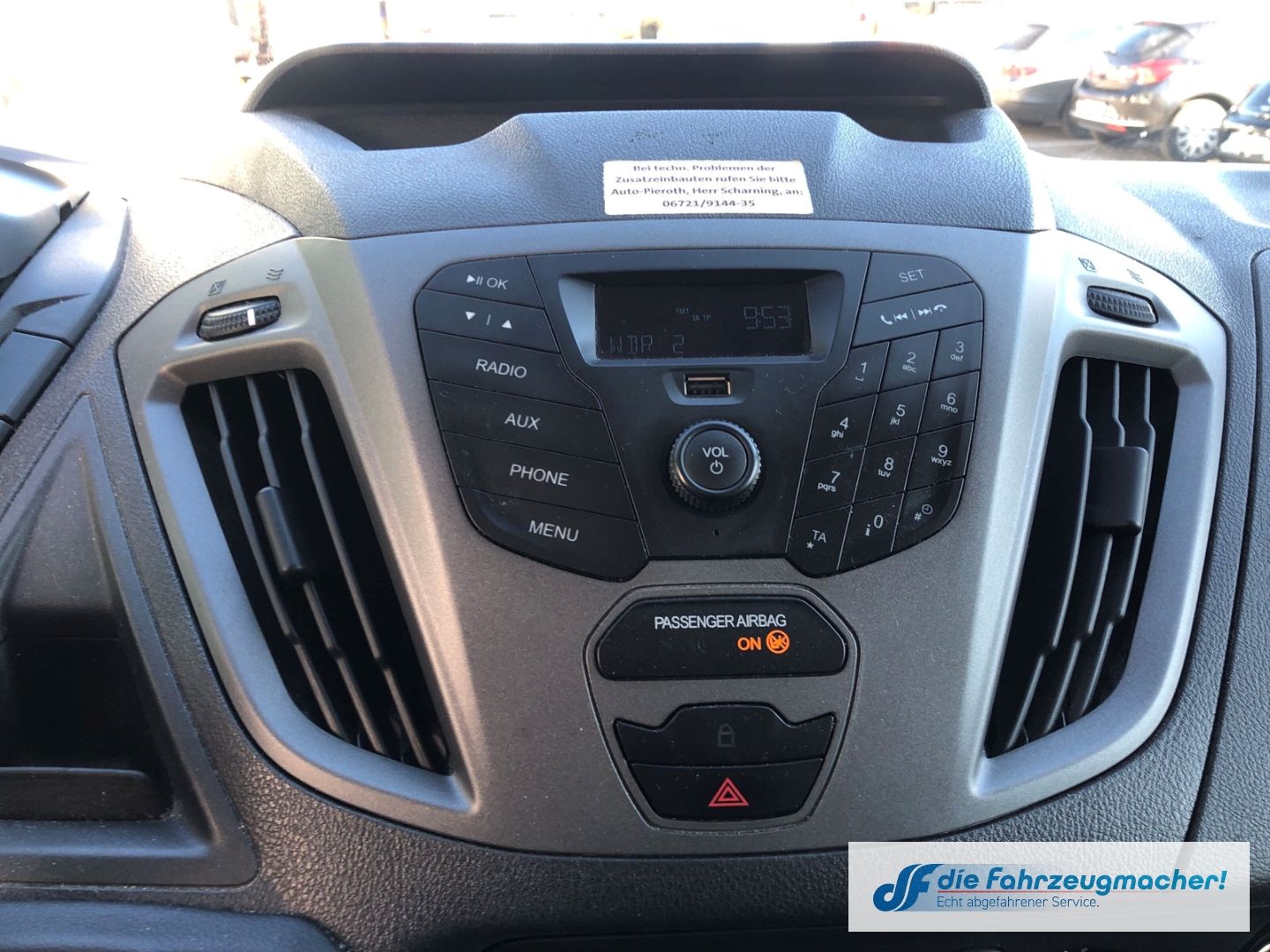 Fahrzeugabbildung Ford Transit Custom Kombi 300 L1 2.2 TDCi *8401 Expor