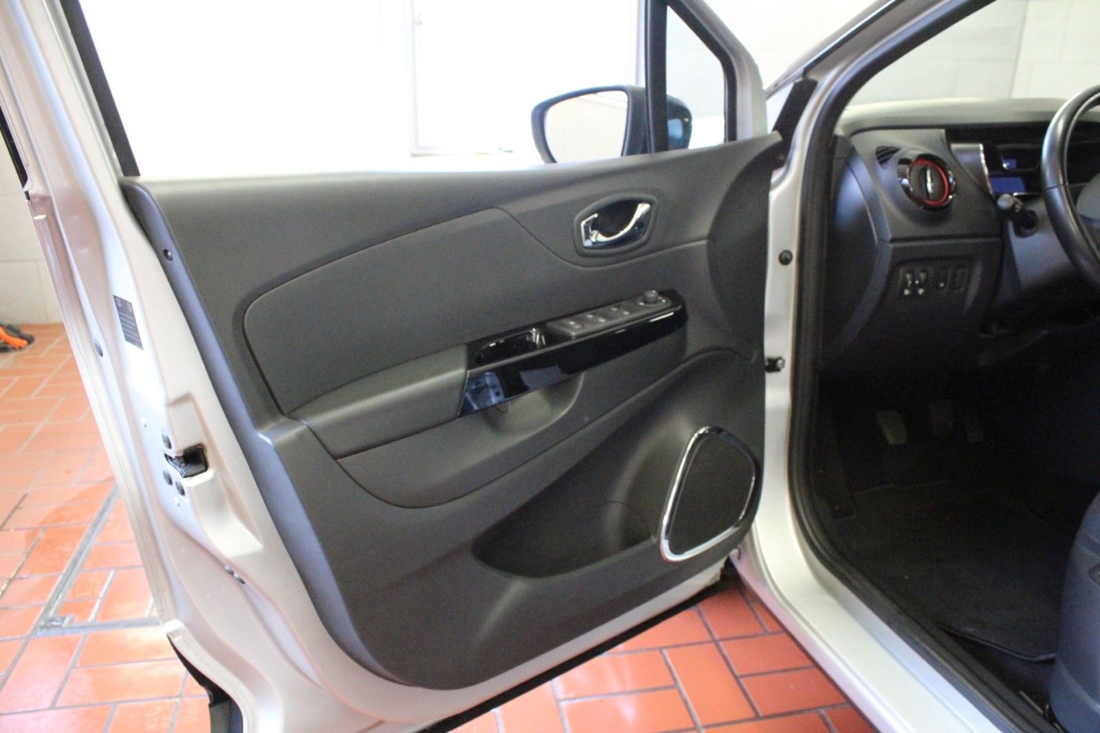 Fahrzeugabbildung Renault Captur dci 110  Xmode   *Navigation *Klima*PDC*