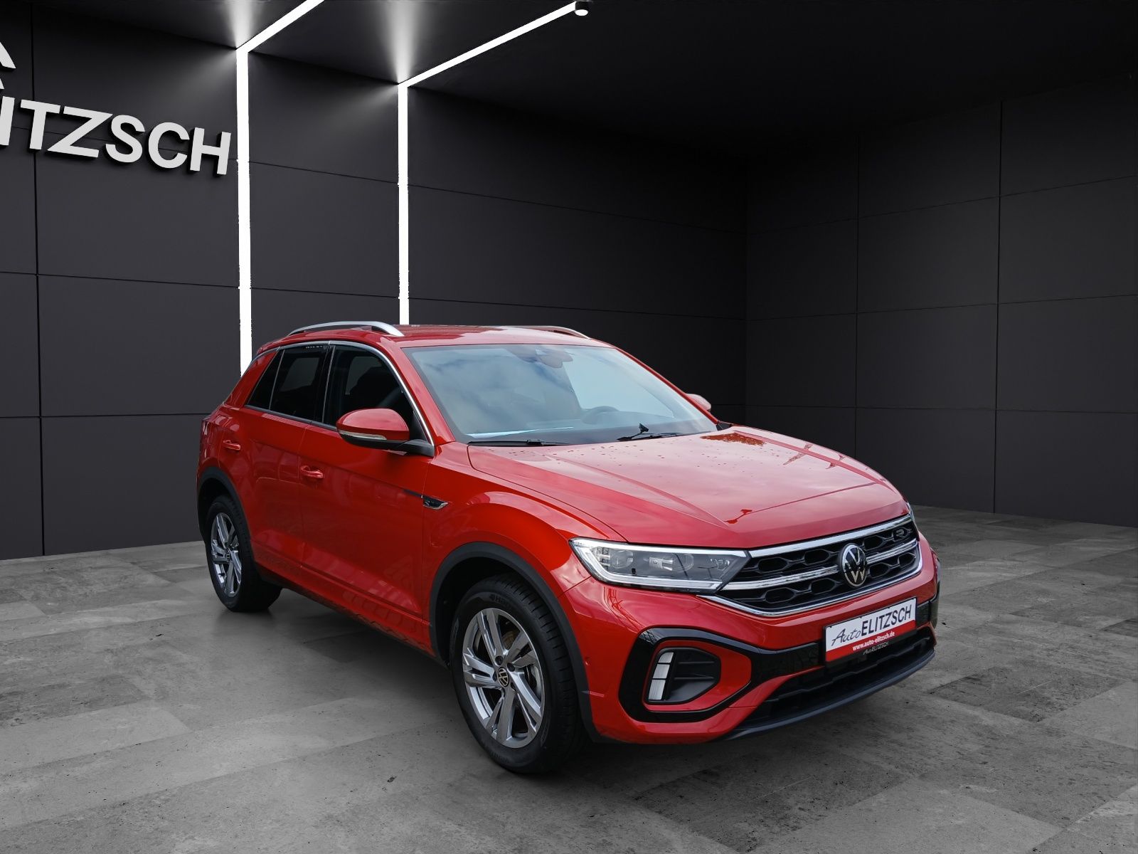 Fahrzeugabbildung Volkswagen T-Roc TSI R-Line LED AHK Navi AID ACC RFK SH