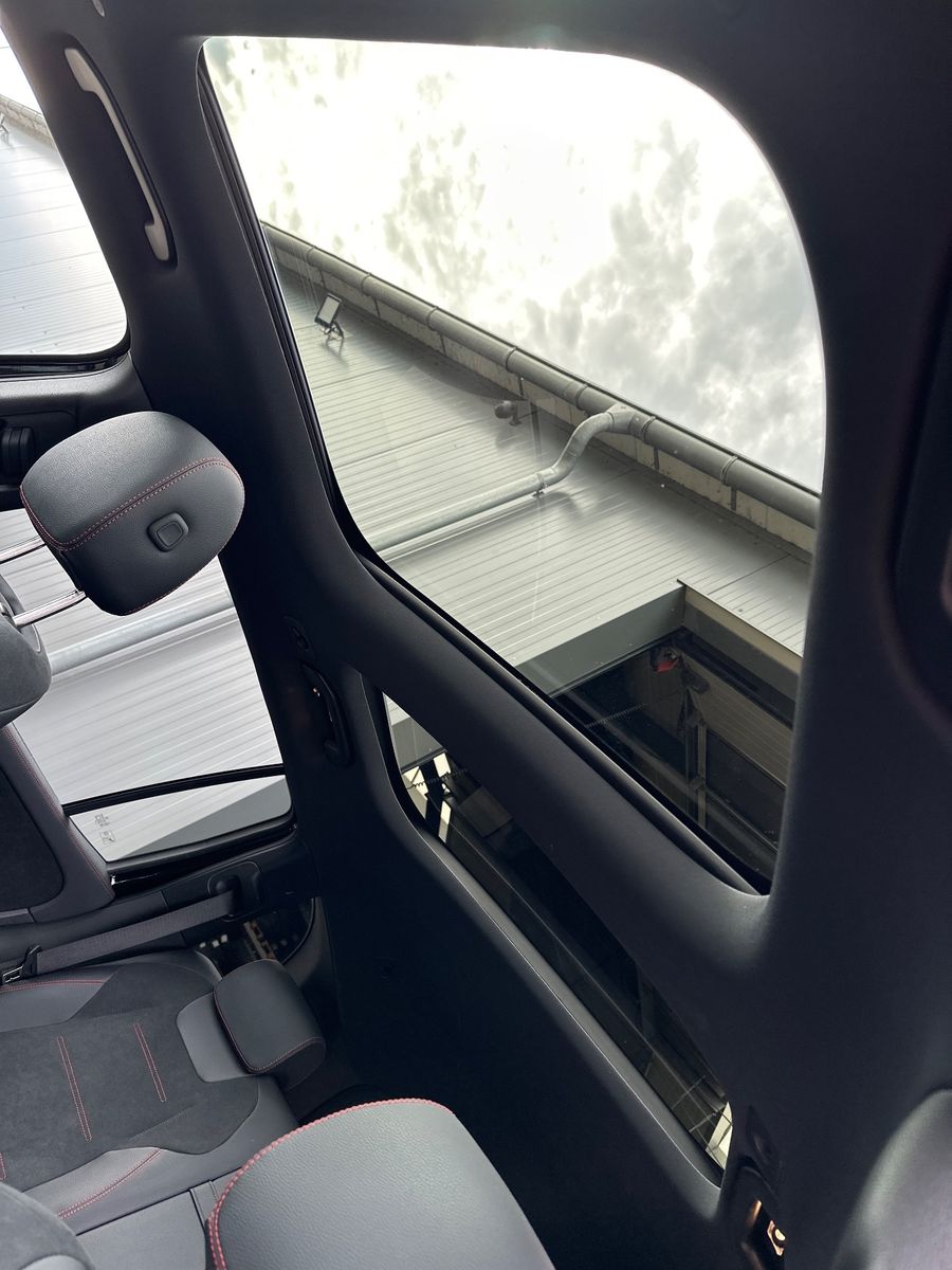 Fahrzeugabbildung Mercedes-Benz EQB 250+ AMG Line NAV+LED+PANORAMA+ACC+360GRAD