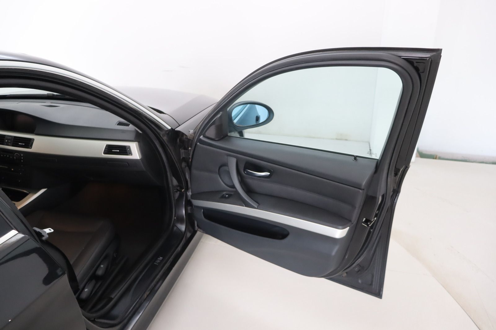 Fahrzeugabbildung BMW 325 i * Xenon * SD * Leder