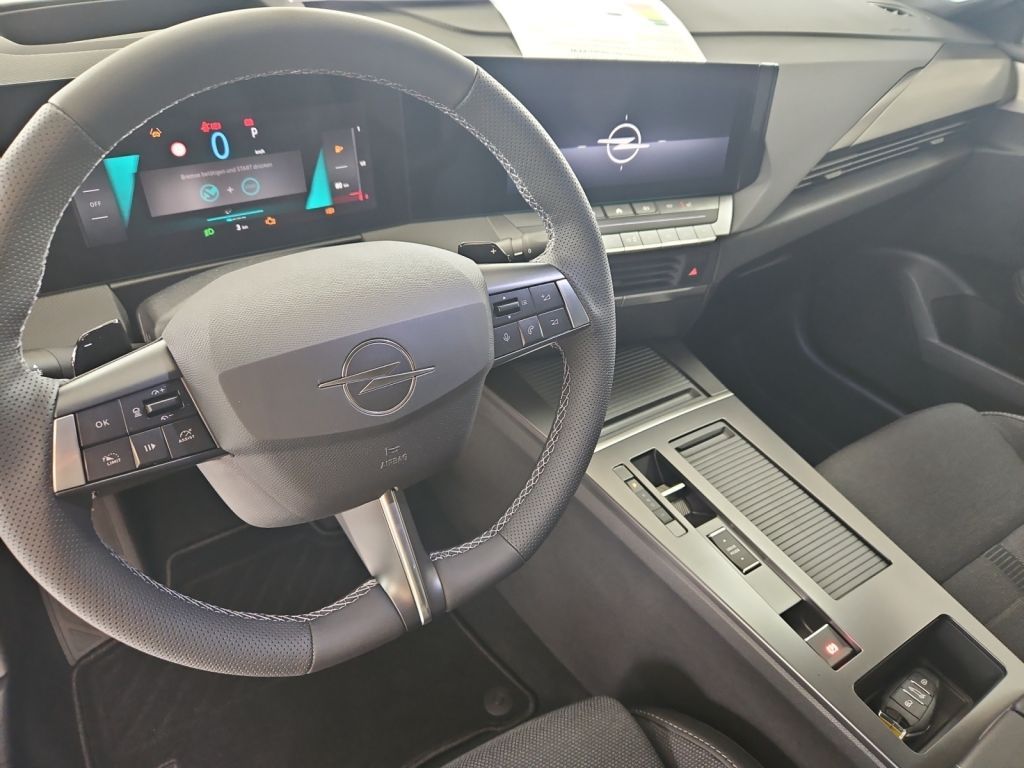 Fahrzeugabbildung Opel Astra ST Hybrid 107 kW Ultimate (L)