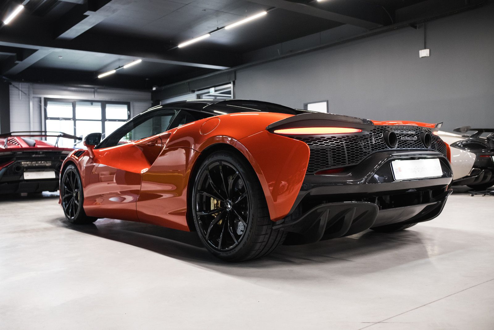 Fahrzeugabbildung McLaren Artura-Lift-Tech.Pack-Prac.Pack-B&W-Steuer!