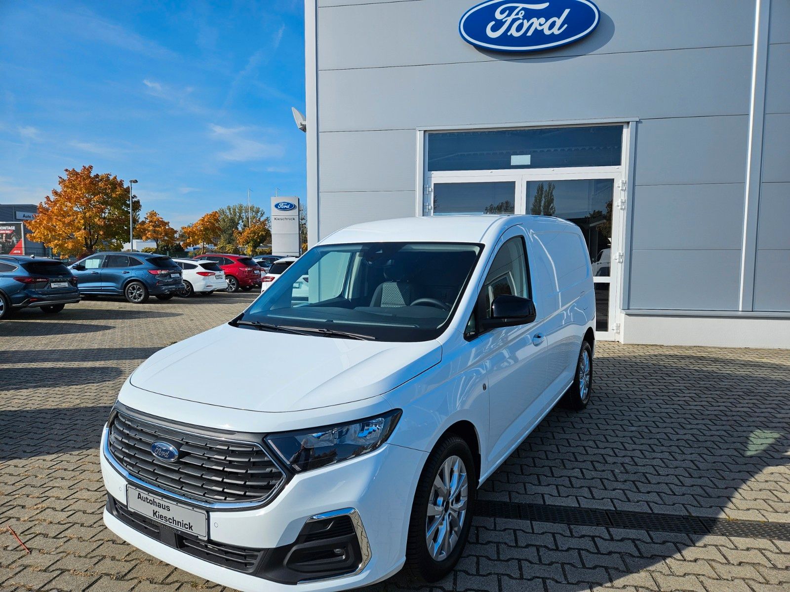 Fahrzeugabbildung Ford Transit Connect Limited L2 Kasten