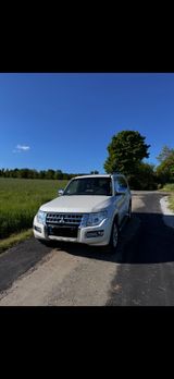 Mitsubishi Pajero in Grönlandweiß - Mitsubishi Pajero von privat