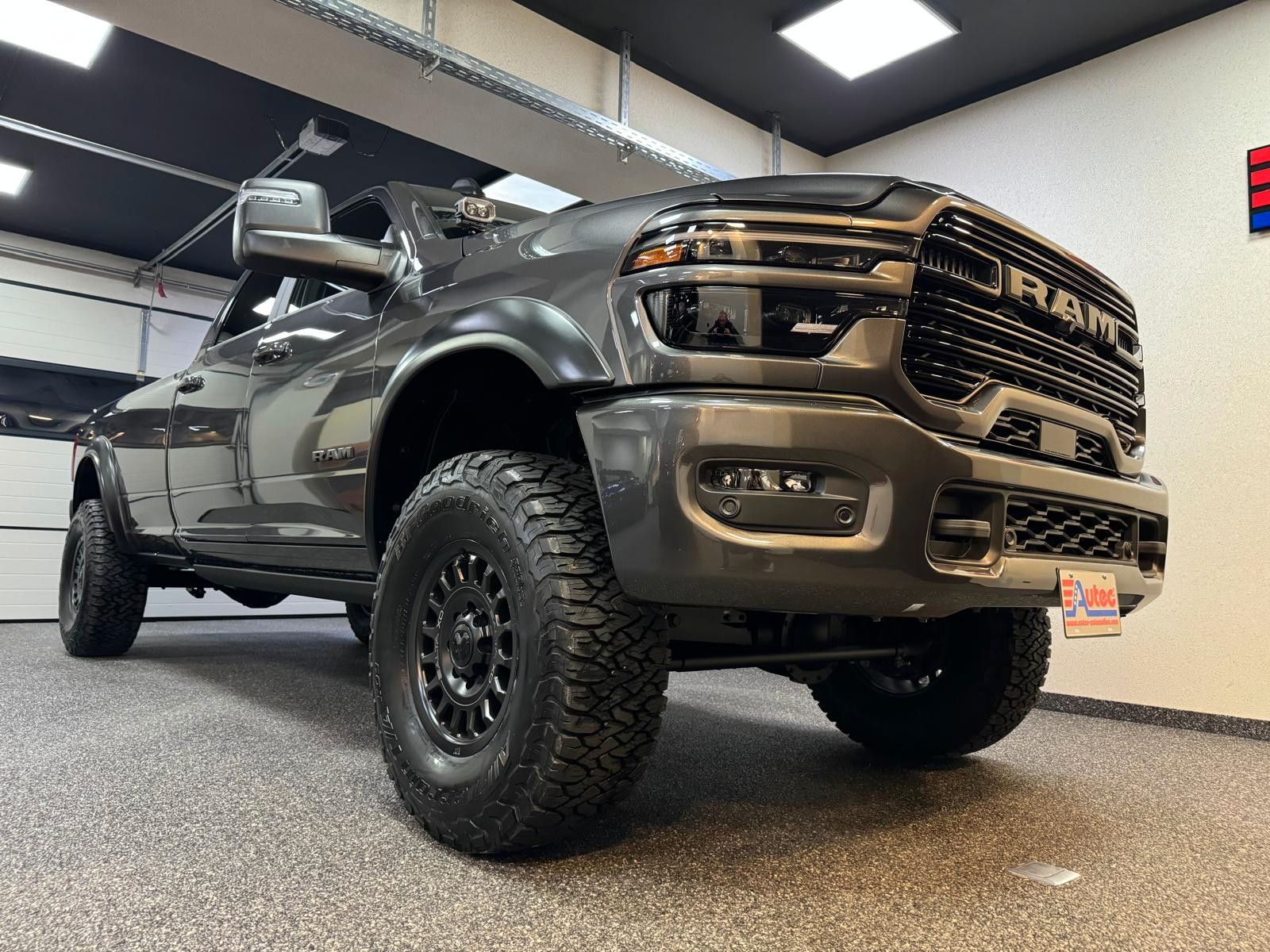 Fahrzeugabbildung Dodge RAM 3500 LARAMIE AEV OFF ROAD 6.4L-V8 37"-LONG
