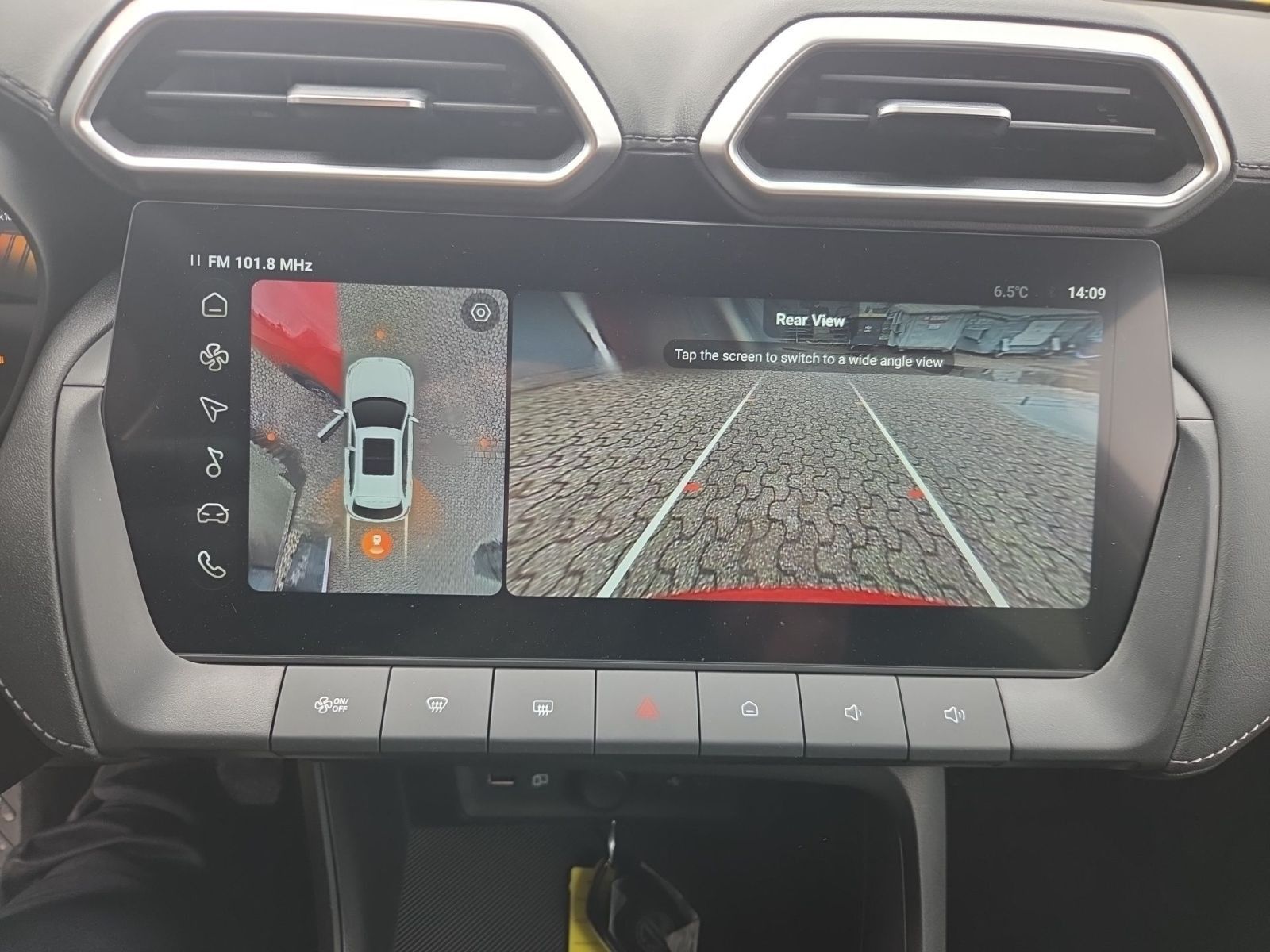 Fahrzeugabbildung MG ZS Comfort 1.5 Benziner  Schalter 116 PS *NAVI*S