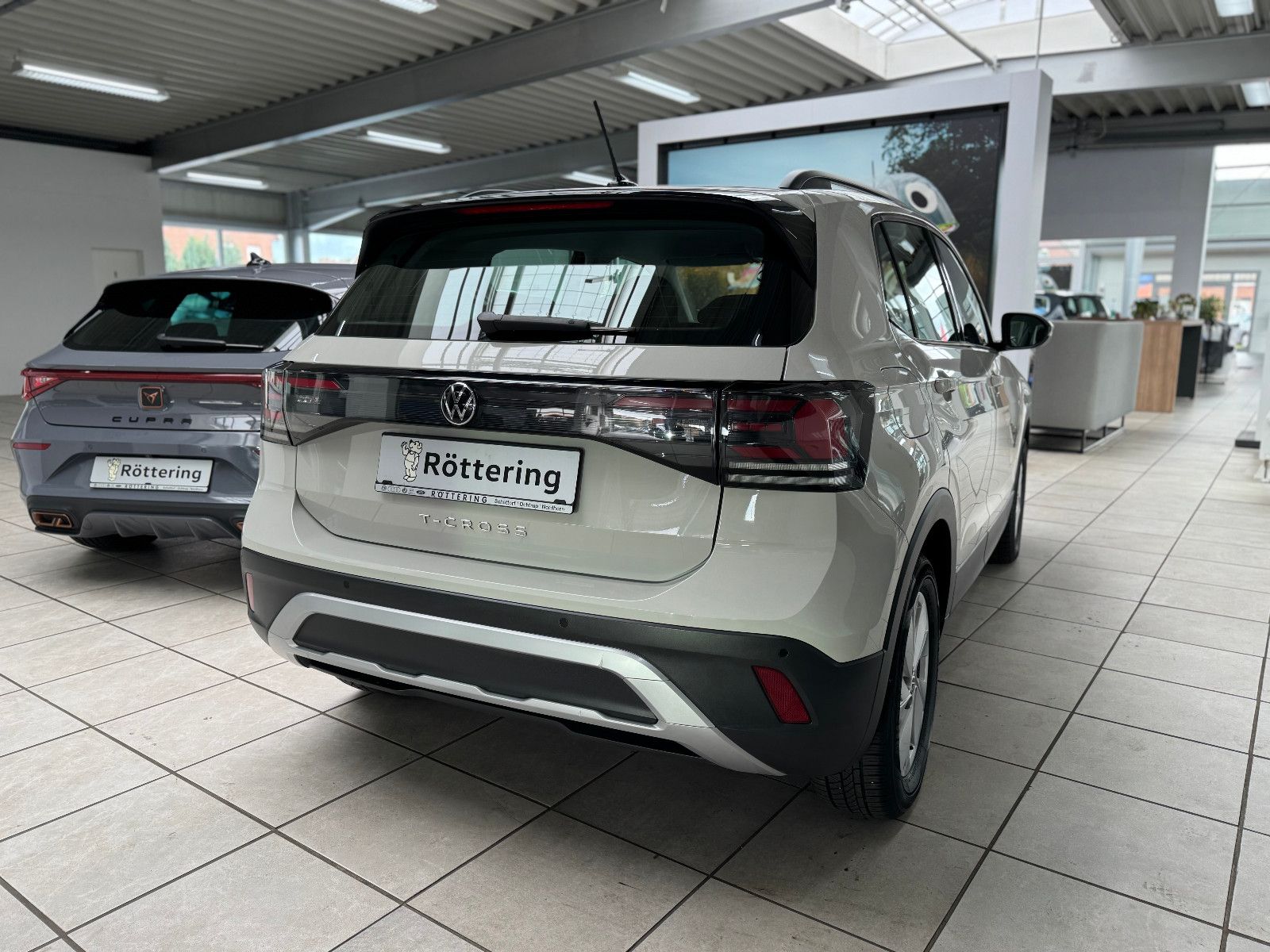 Fahrzeugabbildung Volkswagen T-Cross 1.0 TSI 70 kW Life +LED+SHZ+ACC