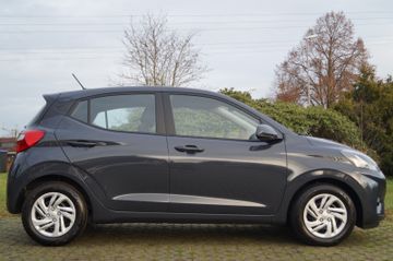 Hyundai i10 1.0 AUT.-NAVI-KLIMA-KAMERA-PDC-TEMPOMAT-