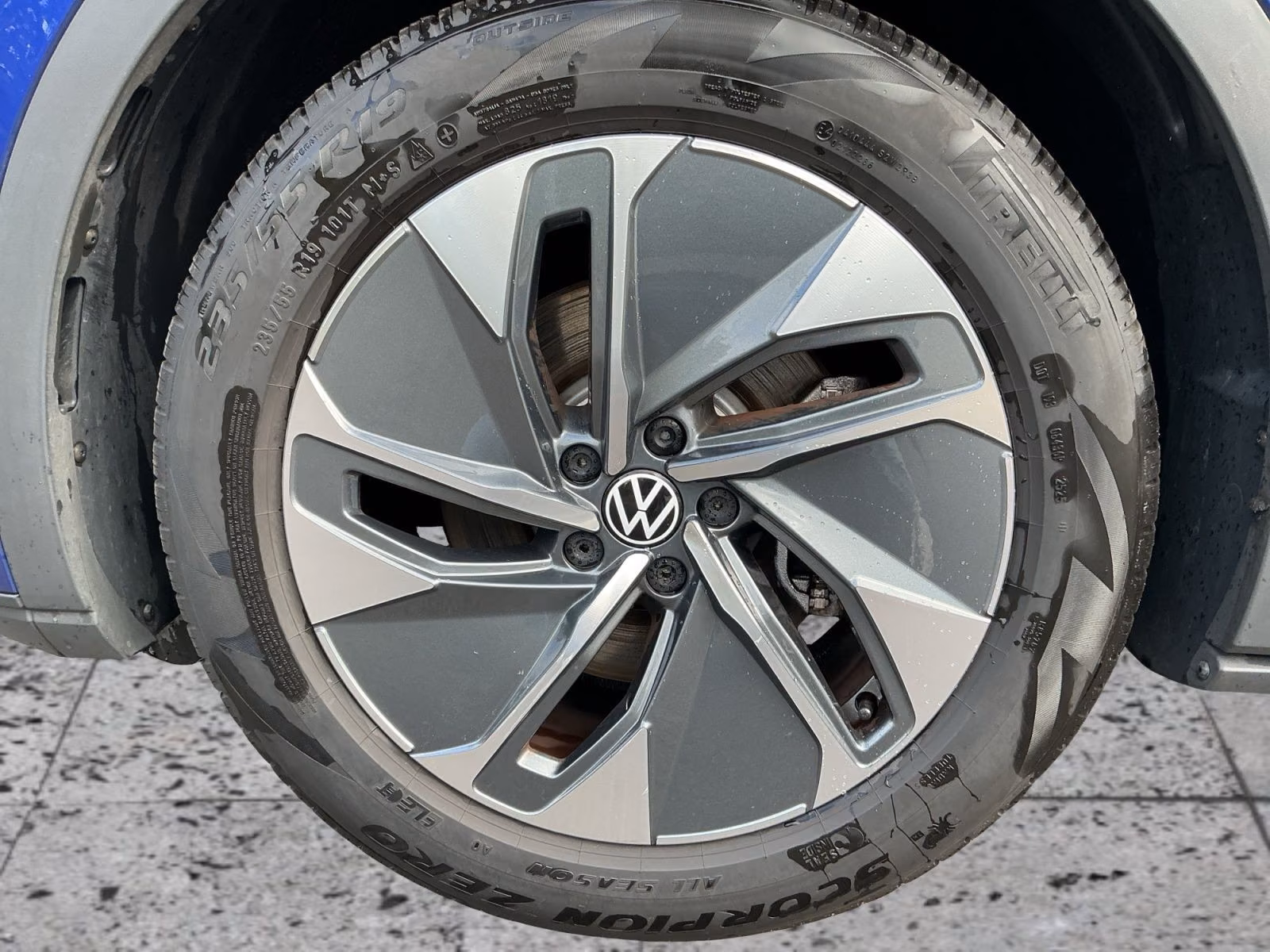 VOLKSWAGEN ID.5 PURE