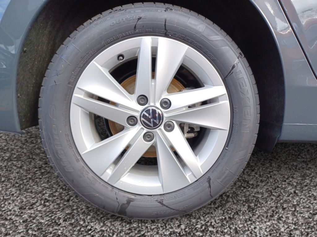 Fahrzeugabbildung Volkswagen Golf 1.5 TSI OPF Life LED Plus, Shzg, Climatroni