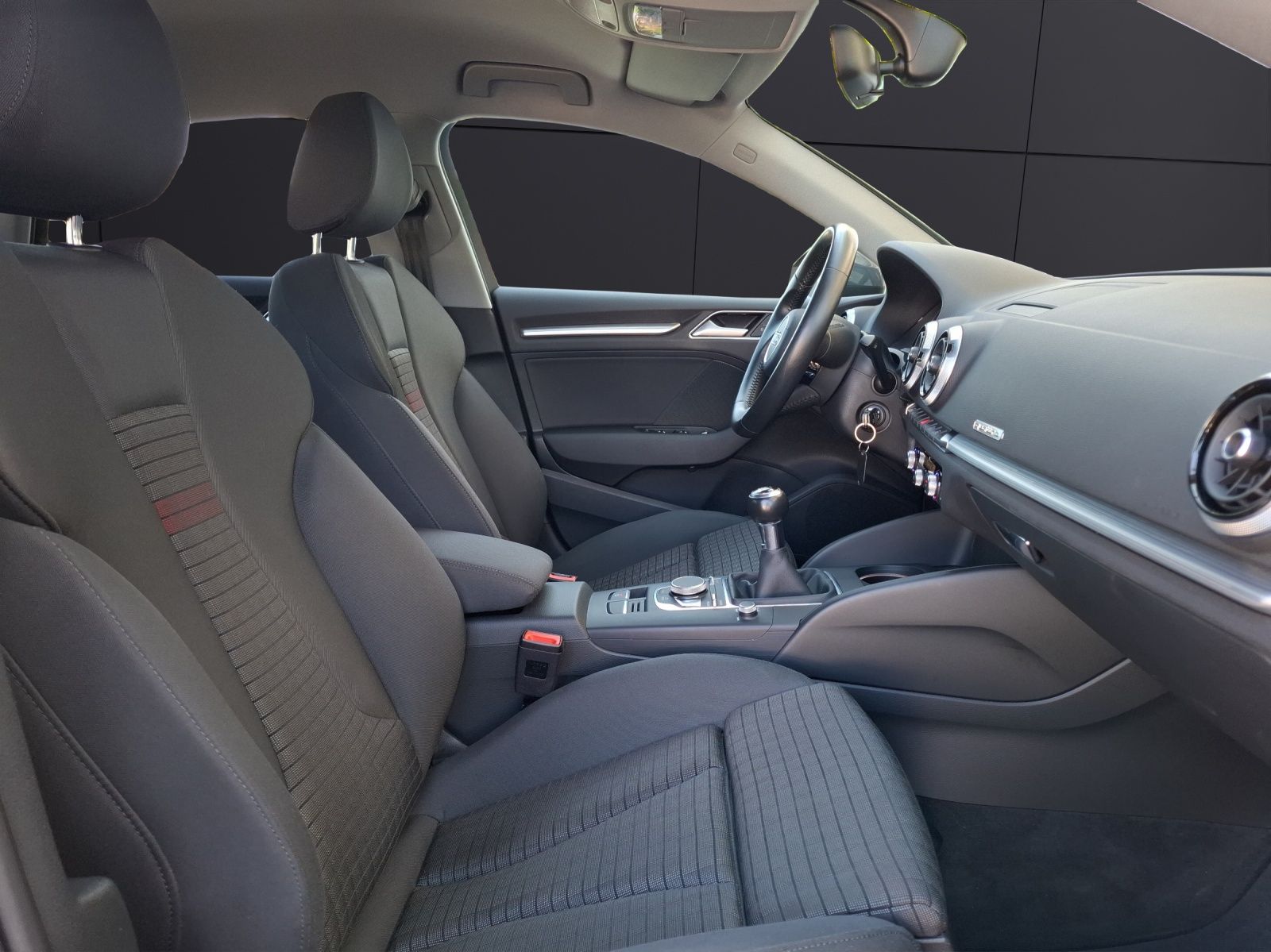 Fahrzeugabbildung Audi A3 Limousine TDI quattro sport LED NAVI SOUND