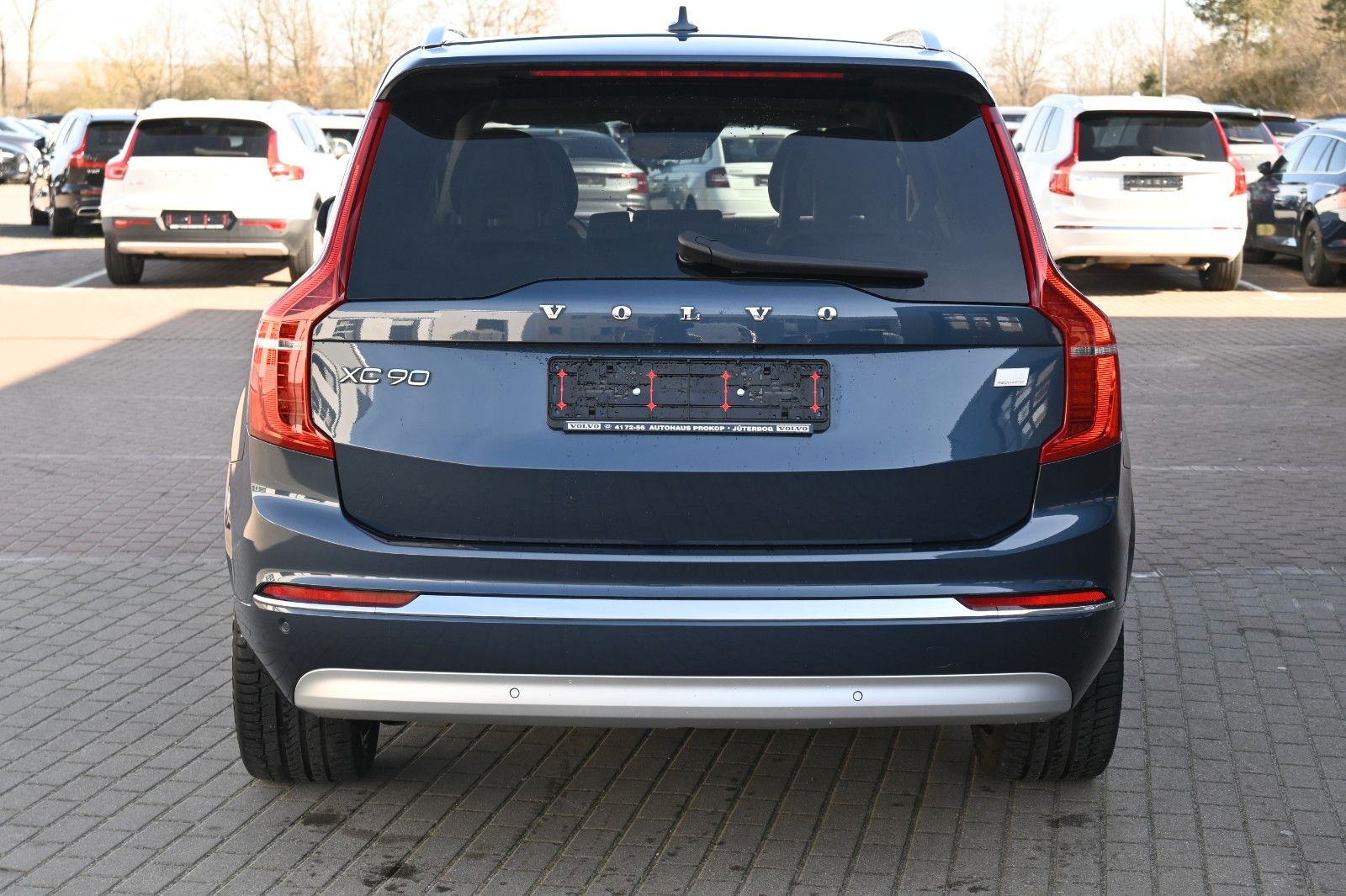 Fahrzeugabbildung Volvo XC90 T8 AWD Recharge Inscription*PANO*STHZ*B&W
