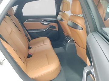 Audi A8 - 6