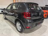 Dacia Sandero II Laureate Navi farbiges Display/PDC/1H - Dacia Sandero bis 5.000 Euro