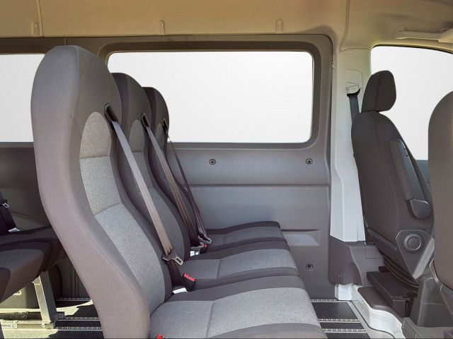 CRAFTER KOMBI 2.0 TDI AUTOM.MR