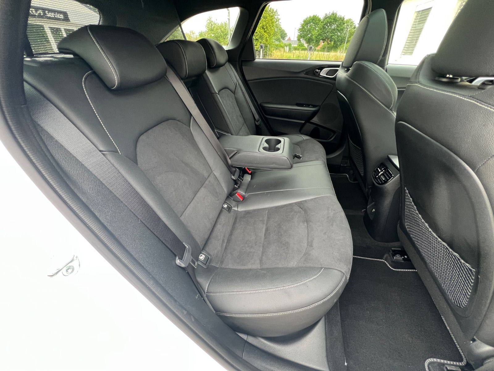 Fahrzeugabbildung Kia Ceed SW 1.5T 140 DCT7 GT-Line Leder Tec 18Z GD