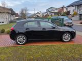 Mercedes-Benz A 250 e, 8 Gang Automatic, PDC v u h, LED, Spur - Mercedes-Benz: Automatic