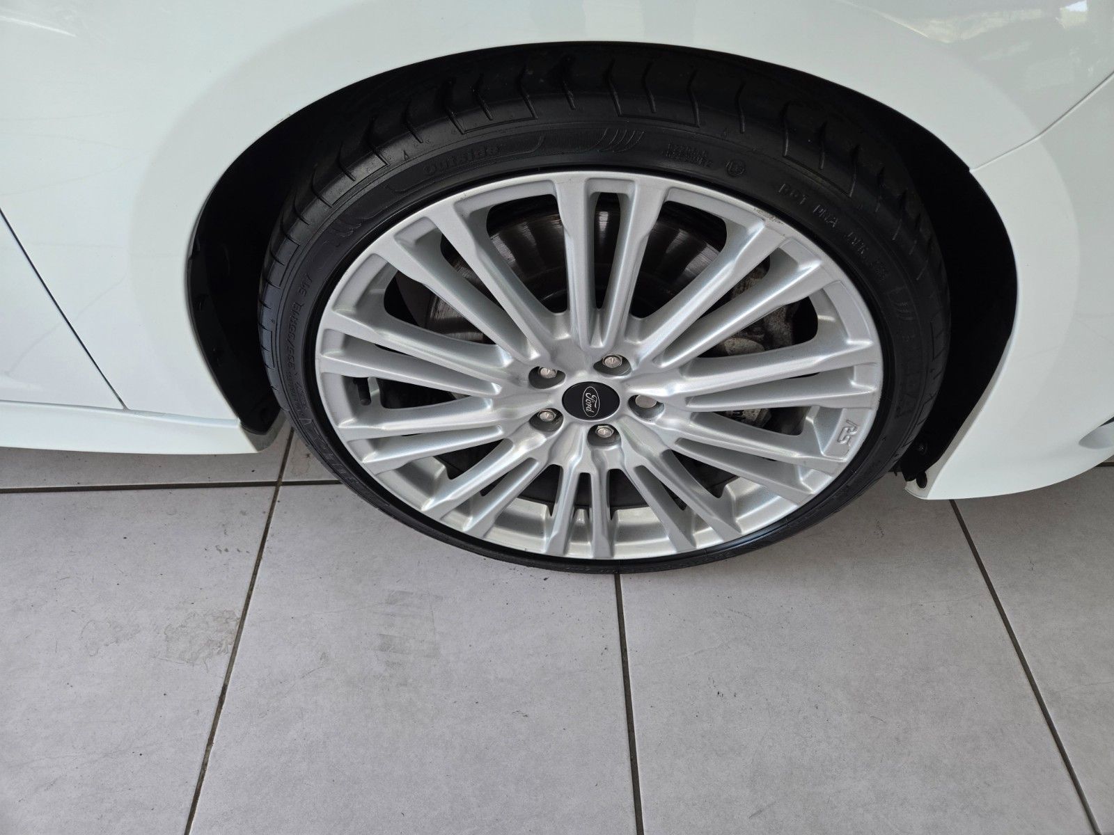 Fahrzeugabbildung Ford Focus Lim. RS*Recaro Sitze