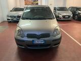 Toyota Yaris Verso 1.2i 16V cat Luna 2004 - Toyota Yaris Luna mit Benzin-Antrieb