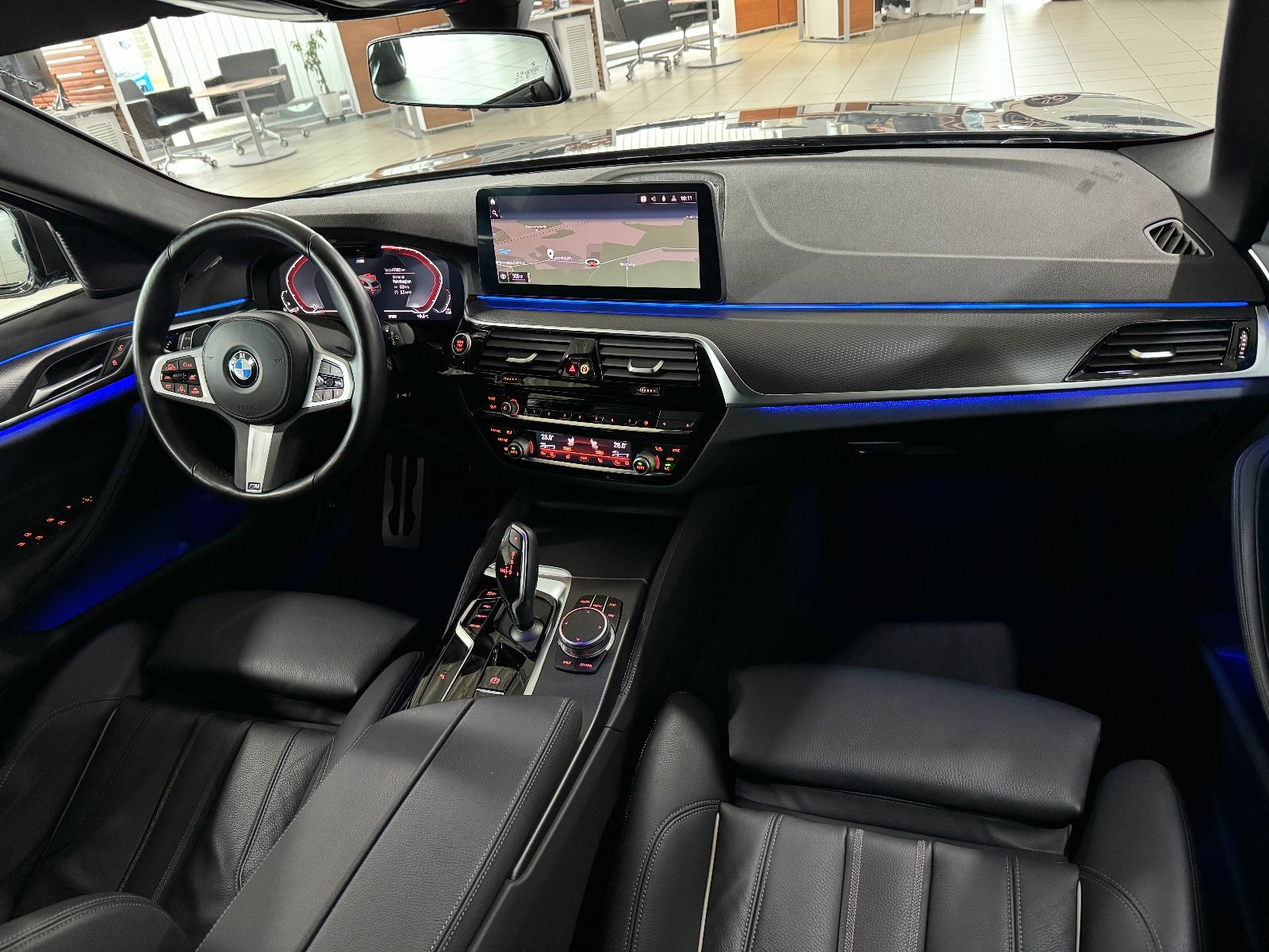 Fahrzeugabbildung BMW 530d xD M Sport Kamera HiFi DAB Komfort ACC WLAN