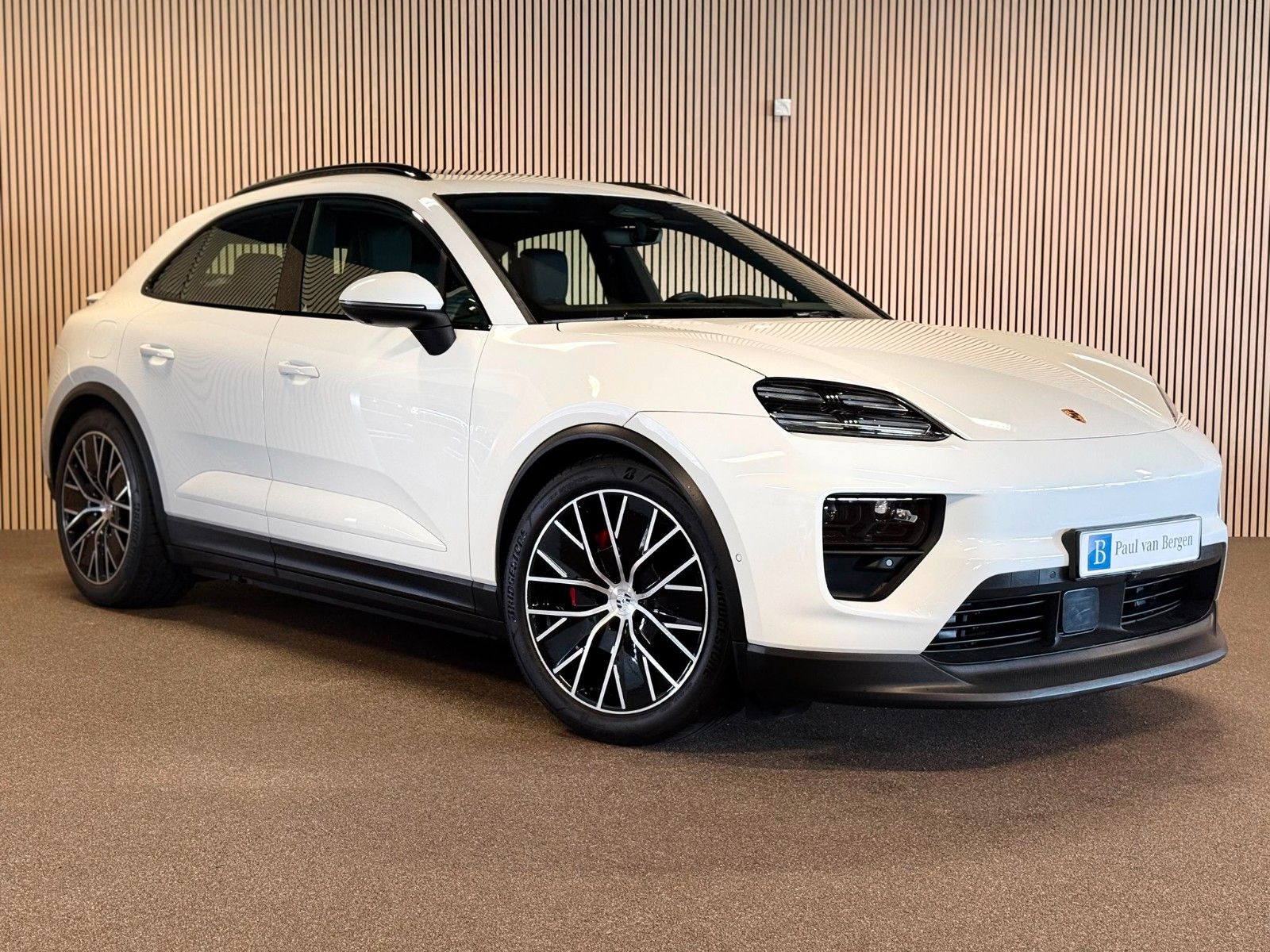 Porsche Macan 4S 100 kWh 449 PS-LUFT-PANO-HEAD UP-VOLL