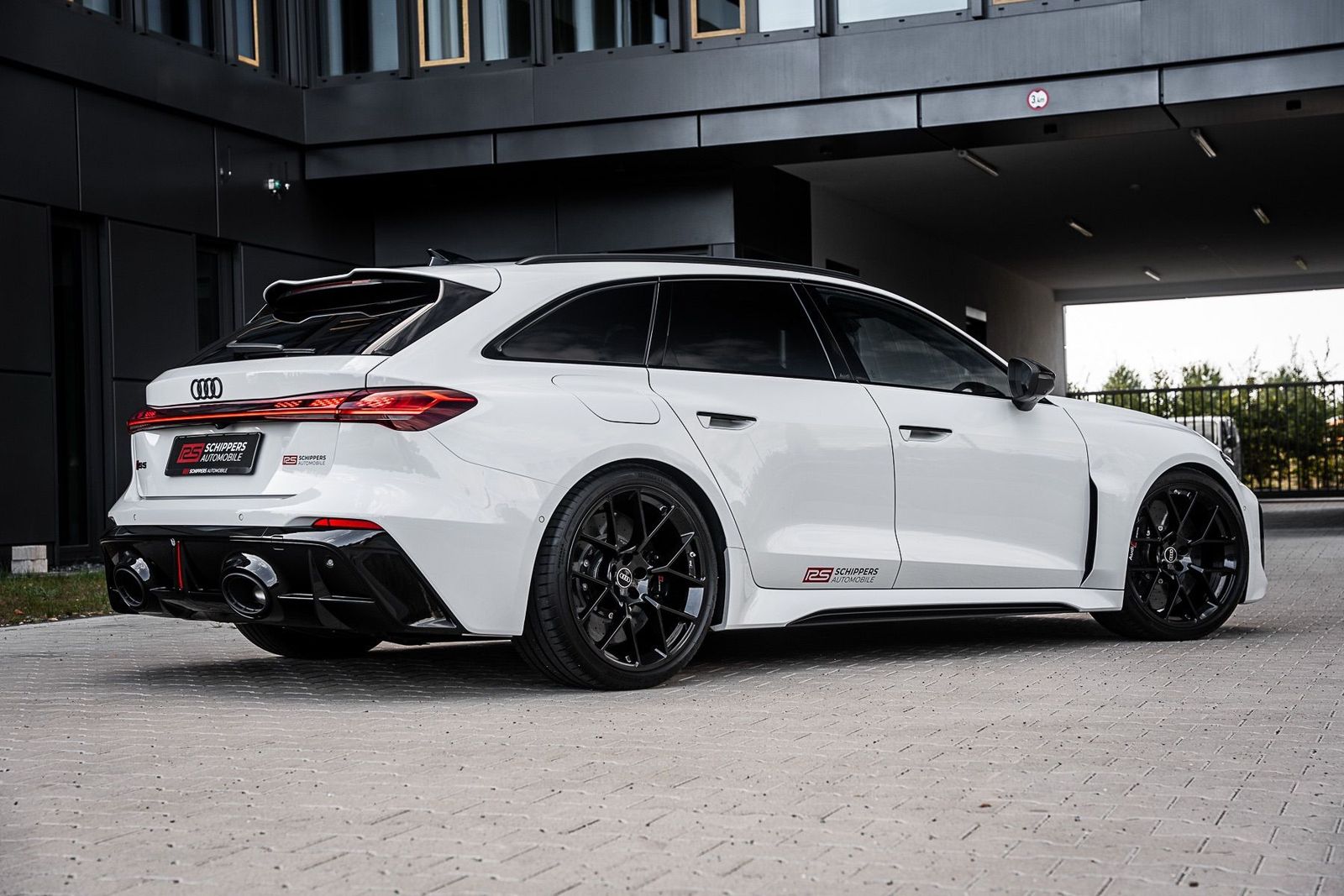 Fahrzeugabbildung Audi RS5 Avant KERAMIK|B&O|TECHPRO|HUD|SPORTPAKET|285