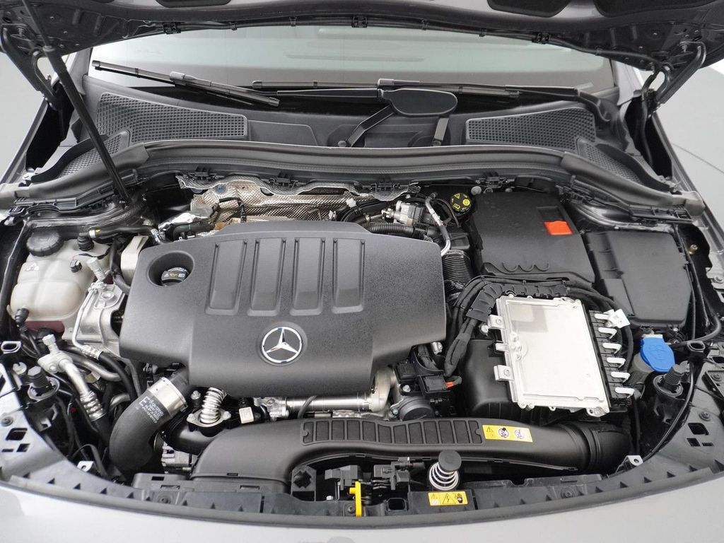 Mercedes-Benz B 180 180d Luxury Line