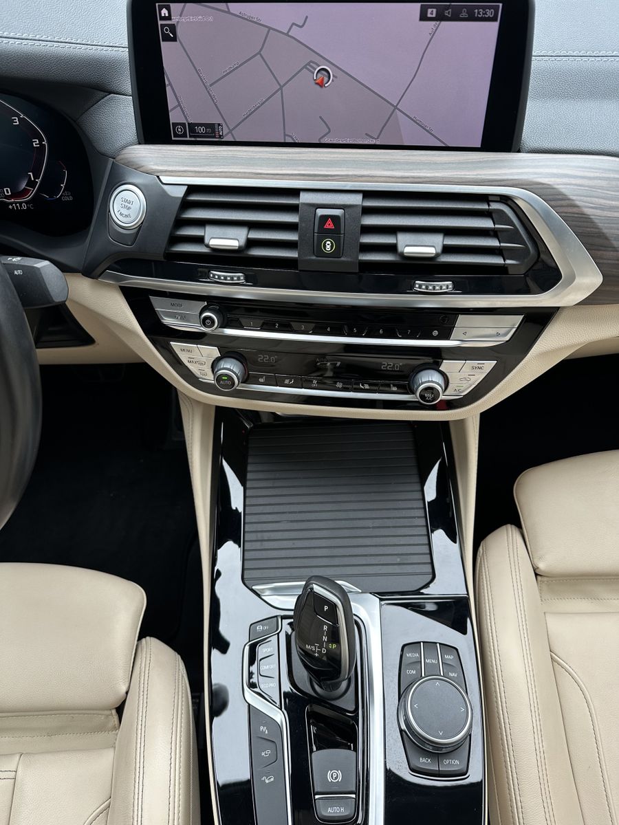 Fahrzeugabbildung BMW X4 M40d NAV+LED+HEAD-UP+PANO+360°+H&K+STANDHEIZU